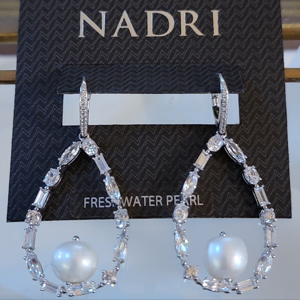 NADRI RHODIUM PLATED CULTURED PEARL CHANDELIER STATEMENT EARRINGS BNWT - Picture 1 of 5